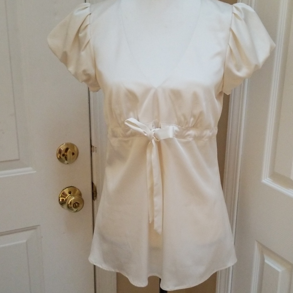 Vintage satin Express top puff sleeves
